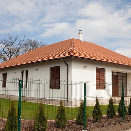 Hotel Kakasszeki Vendeghaz Székkutas Exterior foto