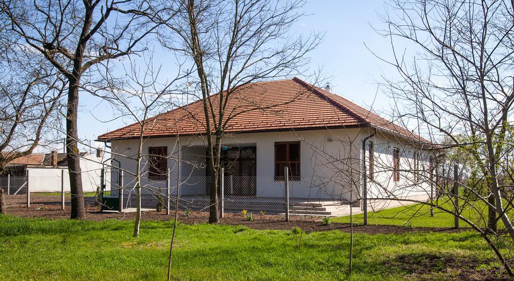 Hotel Kakasszeki Vendeghaz Székkutas Exterior foto