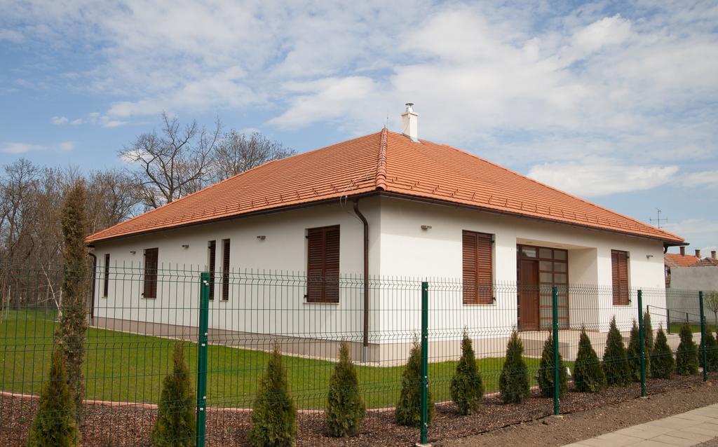 Hotel Kakasszeki Vendeghaz Székkutas Exterior foto